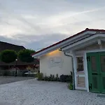 Naturnahes Mit Sonniger Terrasse, Nahe Bodensee & Messe דירה