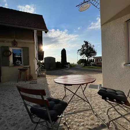 Cafe Canape, Wohlfuehlen Im Schoenen Hof Zwischen & Bodensee Apartment Ravensburg